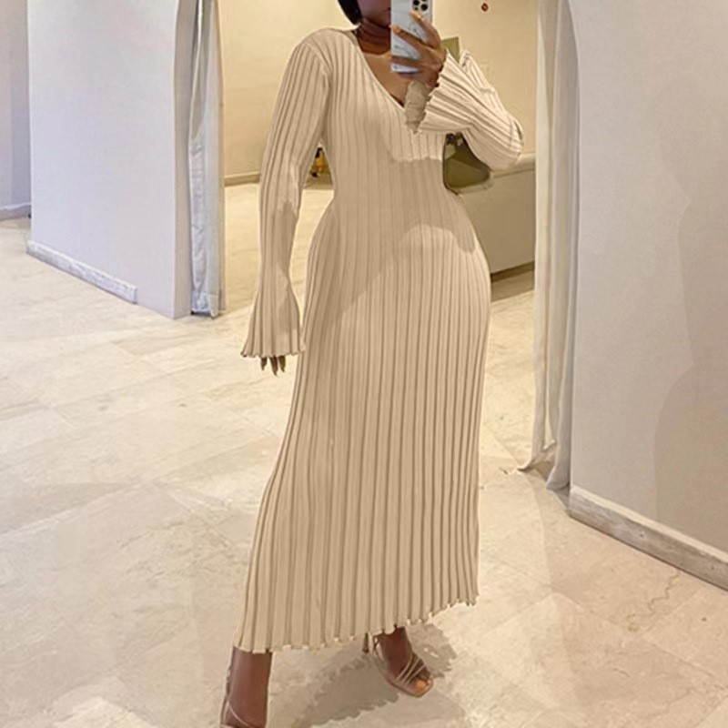 Bodycon Long Sleeve Ribbed Dress - Damska jesienno-zimowa sukienka z dzianiny z