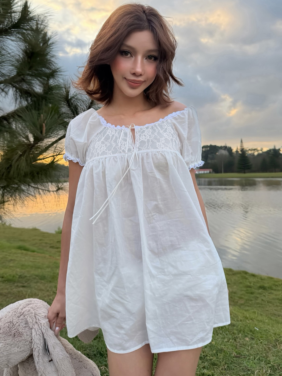 Biała koronkowa sukienka mini  – Off Shoulder Puff Sleeve Sundress recenzja i cena