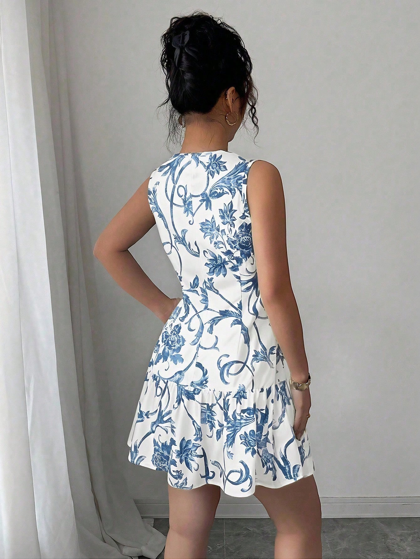 Damska sukienka mini bez rękaw – French Vintage Floral Midi Dress recenzja i cena