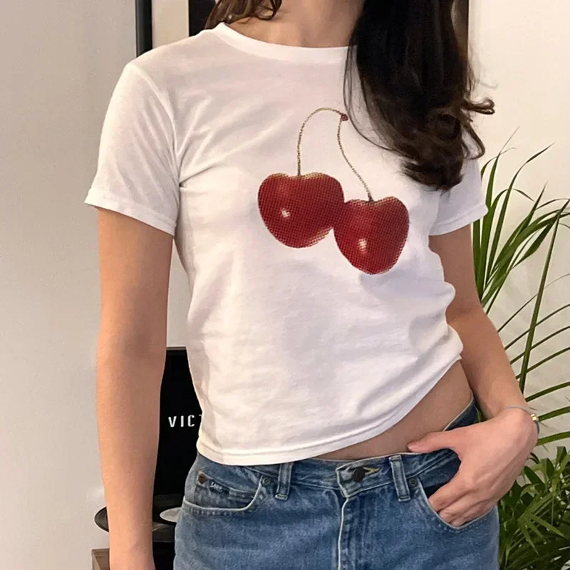 Estetyczna letnia koszulka bab – Y2K Graphic Baby Tee Crop recenzja i cena